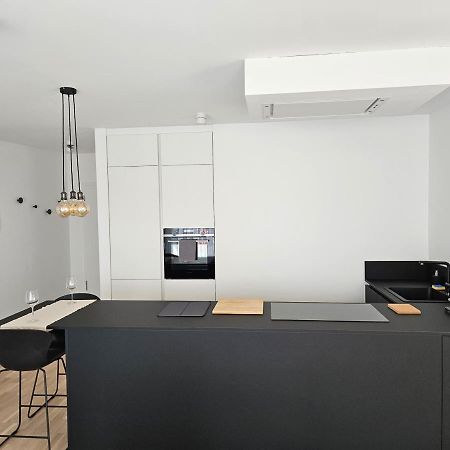 New Spacious Two Bedroom Center With Parking, Near Public Transport Luxembourg Exterior photo