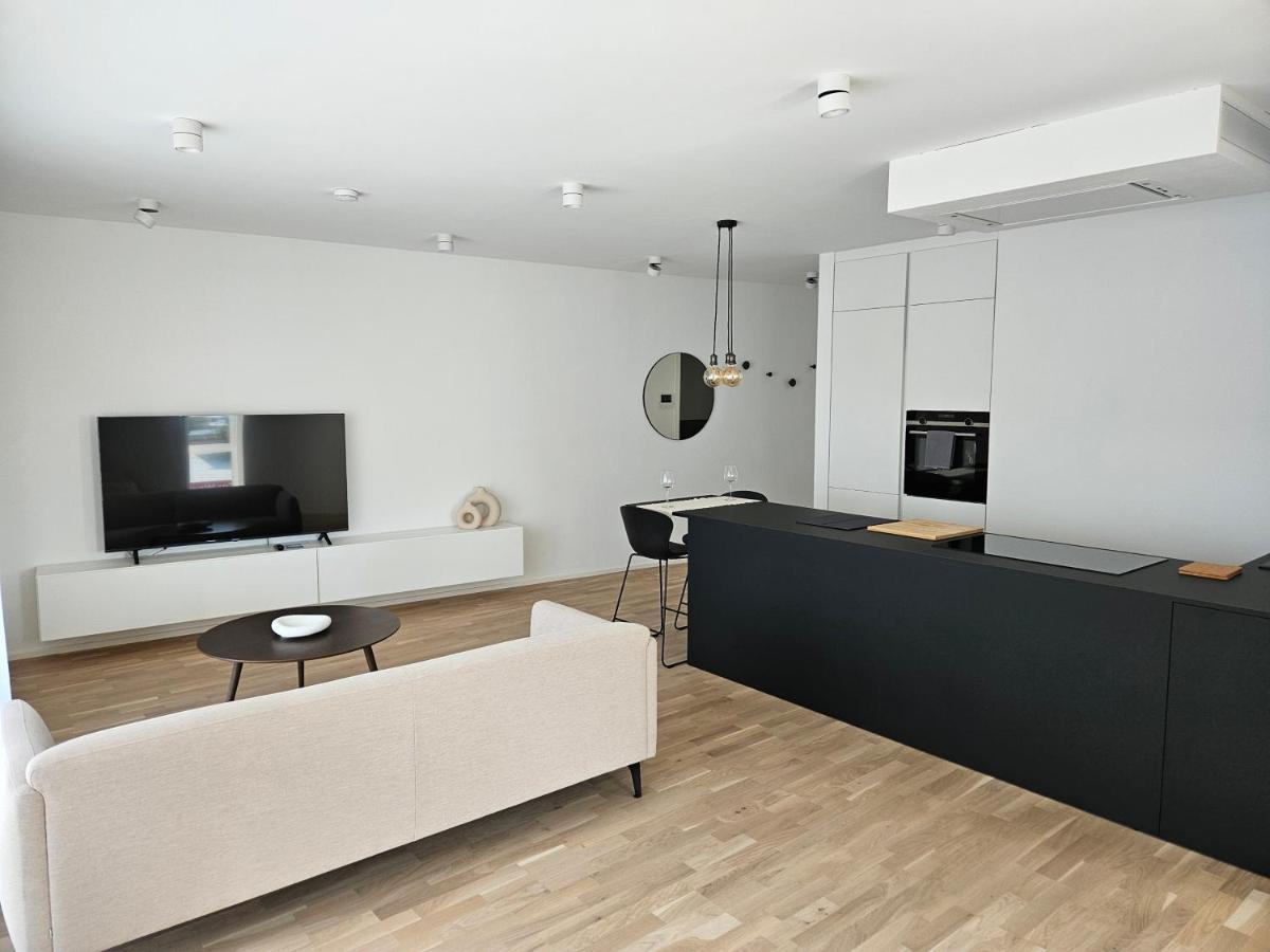 New Spacious Two Bedroom Center With Parking, Near Public Transport Luxembourg Exterior photo